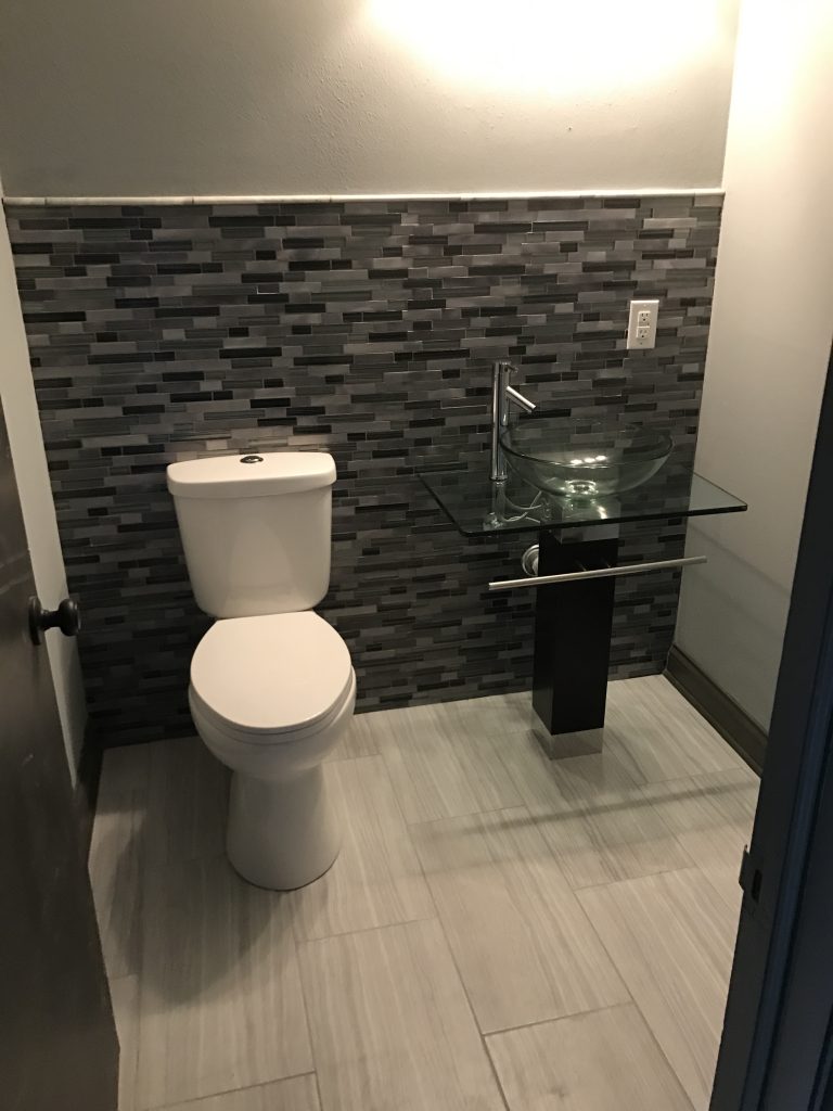 bathroom 1 scaled